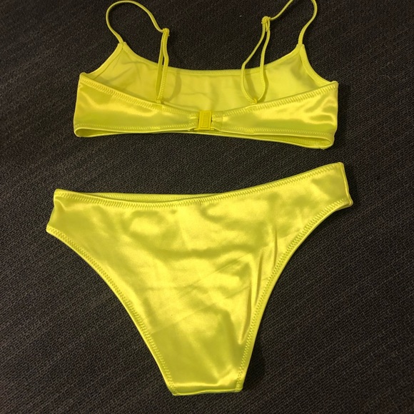 Barely worn triangl neon bikini - Picture 4 of 7